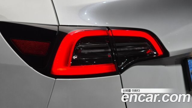 Tesla Model Y Long Range AWD 2021 — фото 23