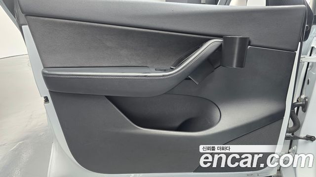 Tesla Model Y Long Range AWD 2021 — фото 24