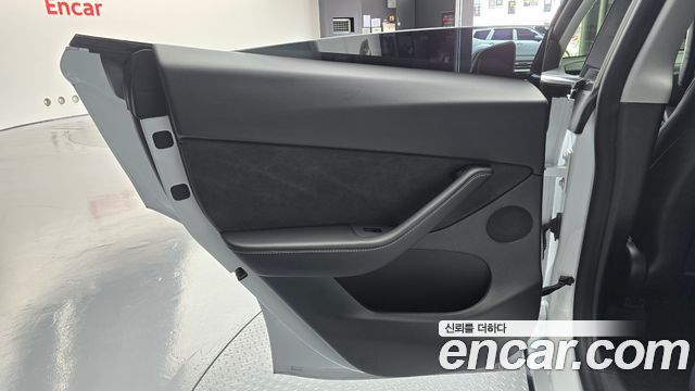Tesla Model Y Long Range AWD 2021 — фото 25