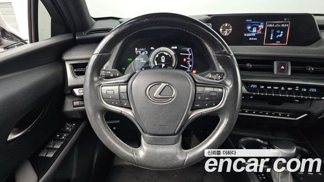 Lexus UX250h 2.0 2WD 2019 — фото 13