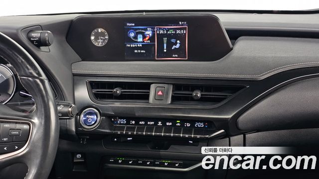 Lexus UX250h 2.0 2WD 2019 — фото 20