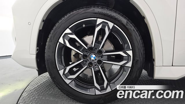 BMW X1 (U11) xDrive 20i M Sport 2024 — фото 5