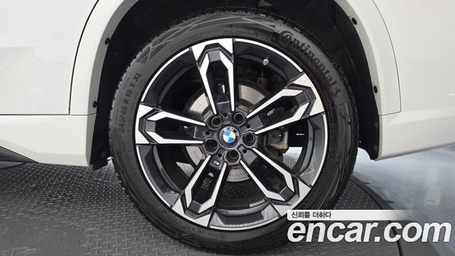 BMW X1 (U11) xDrive 20i M Sport 2024 — фото 21