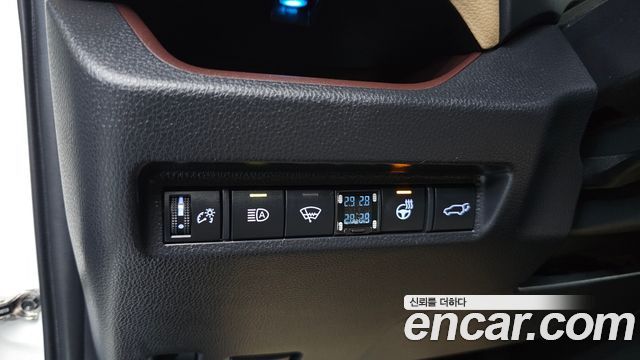 Toyota RAV4 (V) 2.5 4WD Hybrid 2019 — фото 12