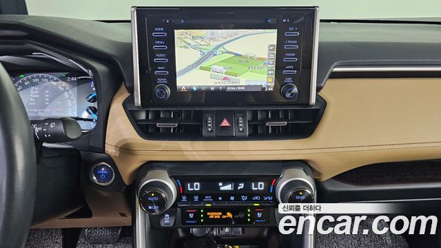 Toyota RAV4 (V) 2.5 4WD Hybrid 2019 — фото 17