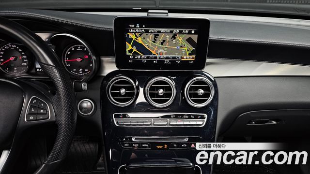 Mercedes-Benz GLC-Class (X253) GLC300 4MATIC AMG Line 2019 — фото 18