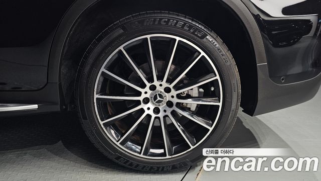 Mercedes-Benz GLC-Class (X253) GLC300 4MATIC AMG Line 2019 — фото 27