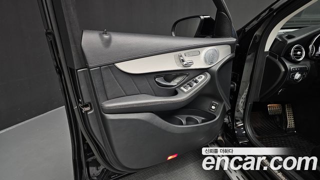 Mercedes-Benz GLC-Class (X253) GLC300 4MATIC AMG Line 2019 — фото 30
