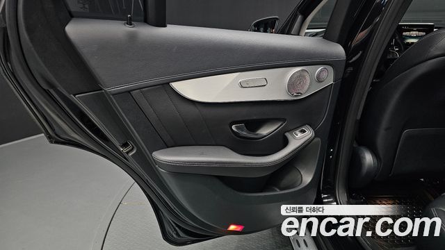 Mercedes-Benz GLC-Class (X253) GLC300 4MATIC AMG Line 2019 — фото 31