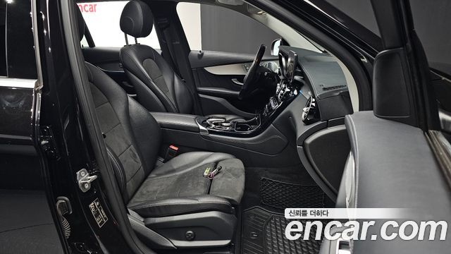 Mercedes-Benz GLC-Class (X253) GLC300 4MATIC AMG Line 2019 — фото 32