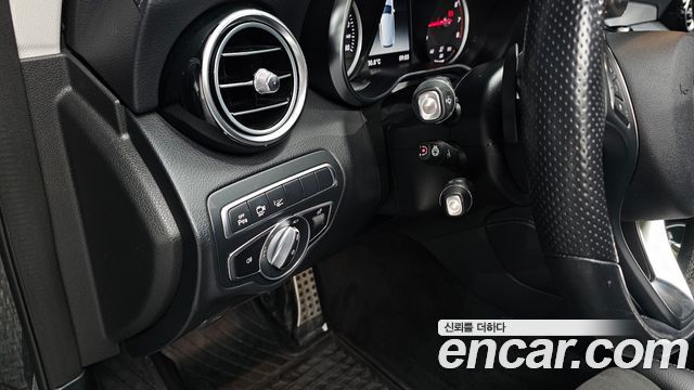 Mercedes-Benz GLC-Class (X253) GLC300 4MATIC AMG Line 2019 — фото 34