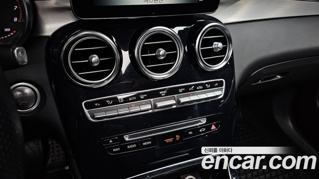 Mercedes-Benz GLC-Class (X253) GLC300 4MATIC AMG Line 2019 — фото 38