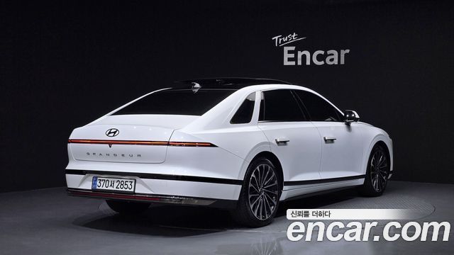Hyundai Grandeur (GN7) 2,5 Gasoline 2WD Calligraphy 2023 — фото 2