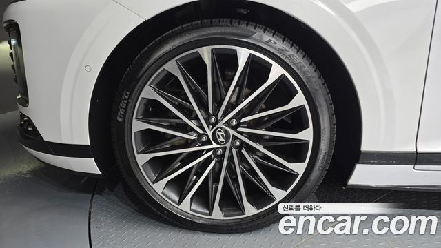 Hyundai Grandeur (GN7) 2,5 Gasoline 2WD Calligraphy 2023 — фото 5