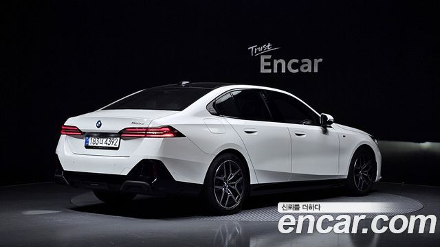 BMW 5 Series (G60) 523d M Sport 2025 — фото 2