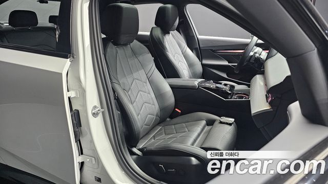 BMW 5 Series (G60) 523d M Sport 2025 — фото 12