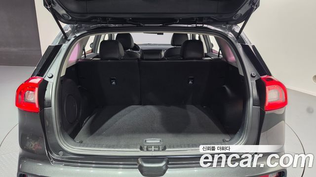 Kia Niro EV Prestige 2021 — фото 17