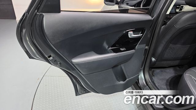 Kia Niro EV Prestige 2021 — фото 25