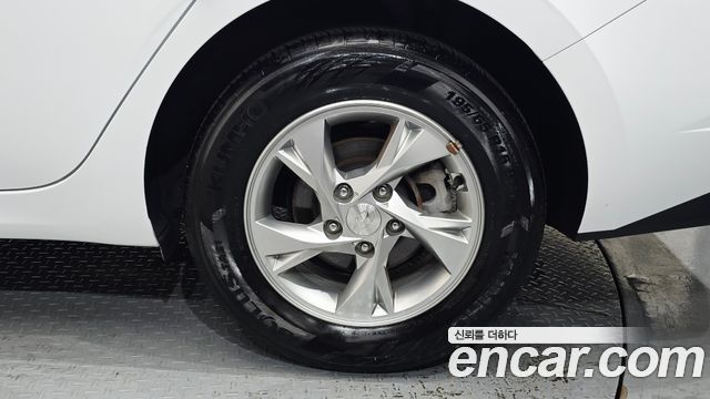 Hyundai Avante (CN7) 1.6 Smart 2023 — фото 21