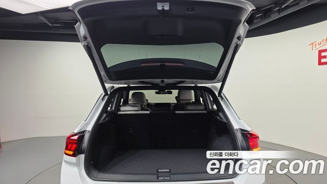 Volkswagen T-Roc 2.0 TDI Prestige 2021 — фото 20
