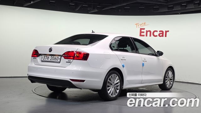 Volkswagen Jetta 1.6 TDI Blue Motion 6th 2011 — фото 2