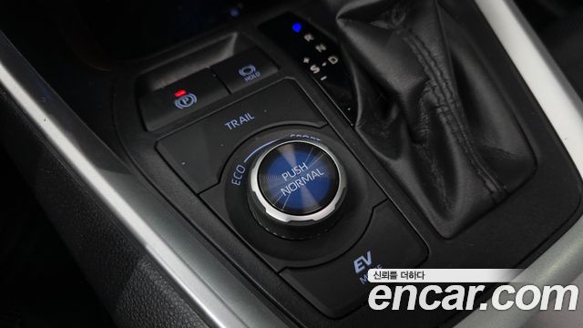 Toyota RAV4 (V) 2.5 4WD Hybrid 2019 — фото 17