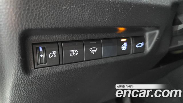 Toyota RAV4 (V) 2.5 4WD Hybrid 2019 — фото 18