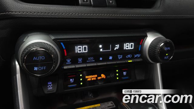 Toyota RAV4 (V) 2.5 4WD Hybrid 2019 — фото 27