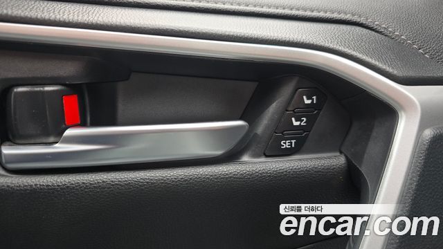 Toyota RAV4 (V) 2.5 4WD Hybrid 2019 — фото 28
