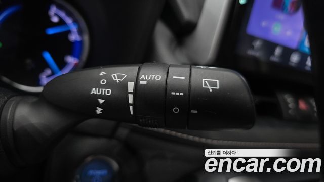 Toyota RAV4 (V) 2.5 4WD Hybrid 2019 — фото 30