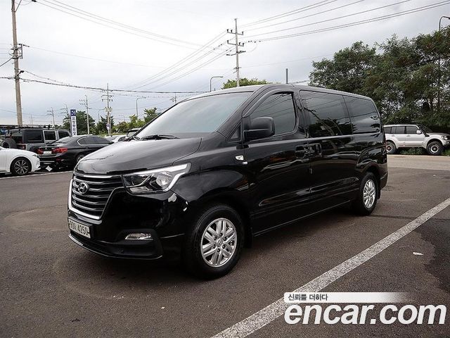 Hyundai Grand Starex Van 3-Seater Smart 2019 — фото 1
