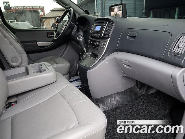 Hyundai Grand Starex Van 3-Seater Smart 2019 — фото 18