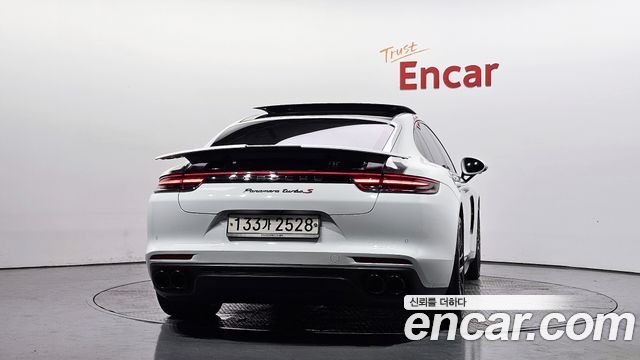 Porsche Panamera (971) 4.0 Turbo 2017 — фото 4