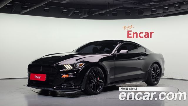 Ford Mustang Coupe