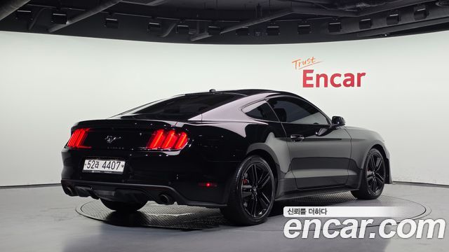 Ford Mustang Coupe 2017 — фото 2
