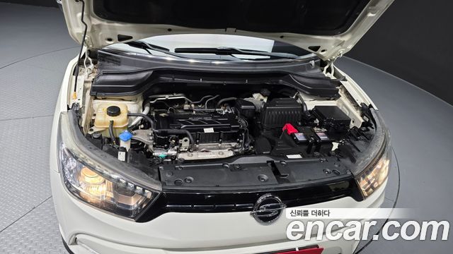 KG Mobility (SsangYong) Tivoli LX 2WD DLX 2015 — фото 6