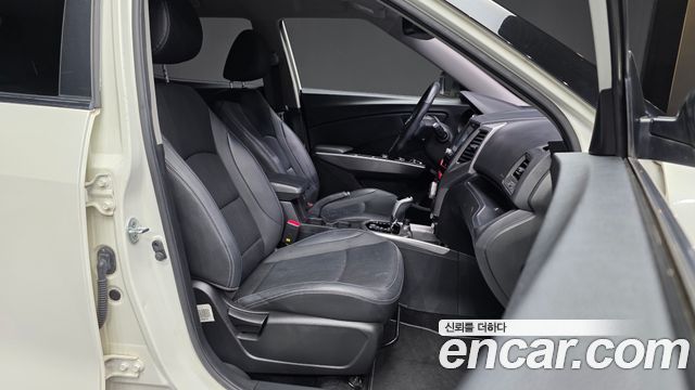 KG Mobility (SsangYong) Tivoli LX 2WD DLX 2015 — фото 11
