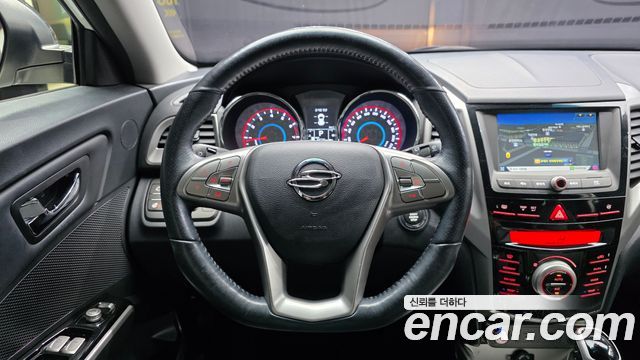 KG Mobility (SsangYong) Tivoli LX 2WD DLX 2015 — фото 13