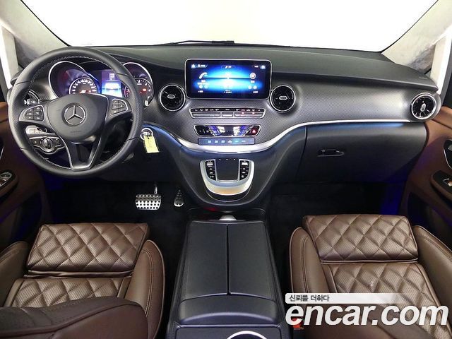 Mercedes-Benz V-Class V220 CDI W447 2023 — фото 4