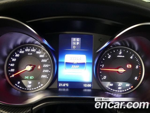 Mercedes-Benz V-Class V220 CDI W447 2023 — фото 5