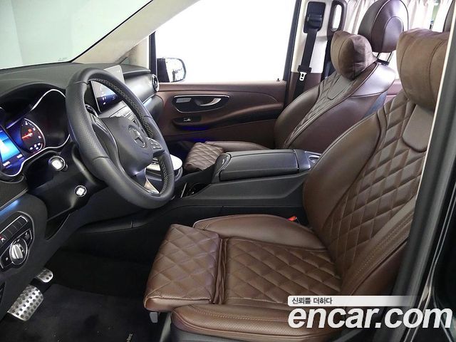 Mercedes-Benz V-Class V220 CDI W447 2023 — фото 6
