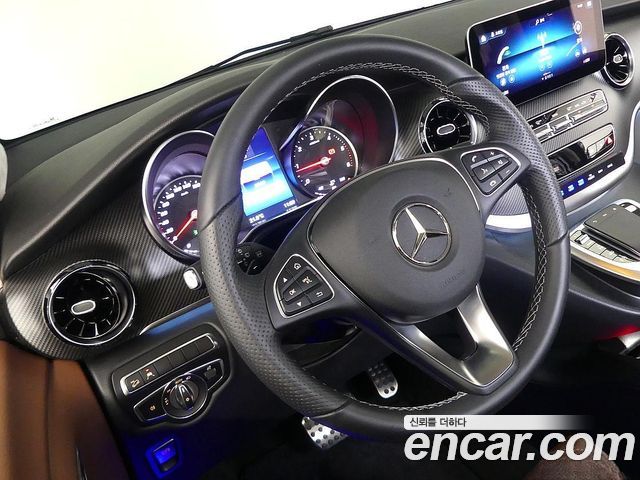 Mercedes-Benz V-Class V220 CDI W447 2023 — фото 9