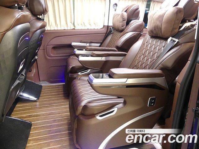 Mercedes-Benz V-Class V220 CDI W447 2023 — фото 19