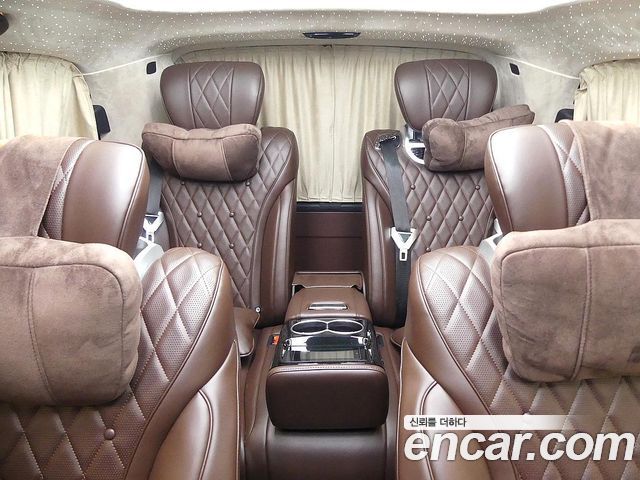 Mercedes-Benz V-Class V220 CDI W447 2023 — фото 21