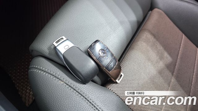 Mercedes-Benz EQB (X243) EQB300 4MATIC Electric Art 2024 — фото 21