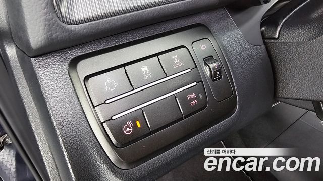 KG Mobility (SsangYong) Tivoli LX 4WD 2017 — фото 27