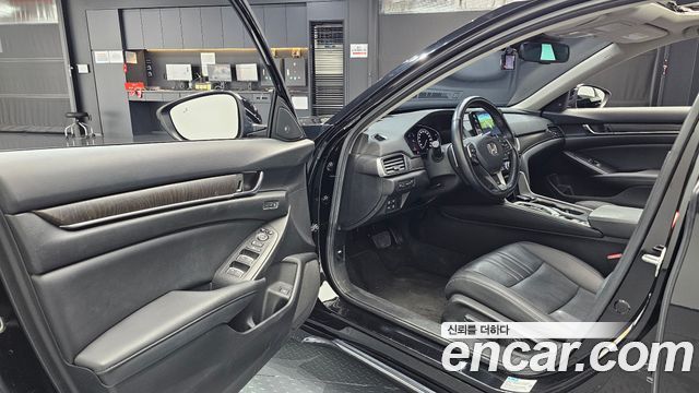 Honda Accord (X) 2.0 Hybrid Touring 2021 — фото 10