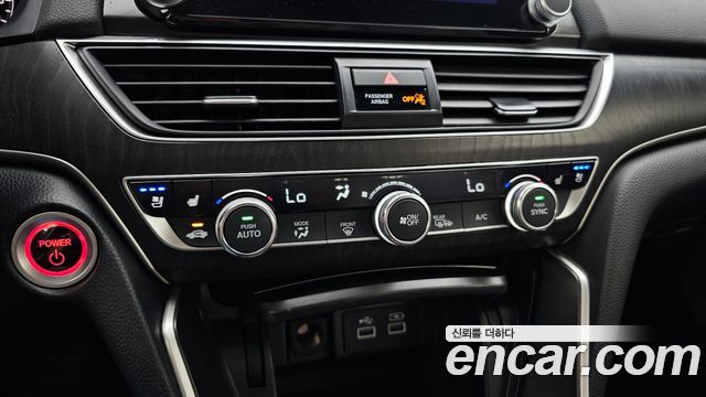 Honda Accord (X) 2.0 Hybrid Touring 2021 — фото 18