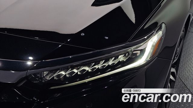 Honda Accord (X) 2.0 Hybrid Touring 2021 — фото 22
