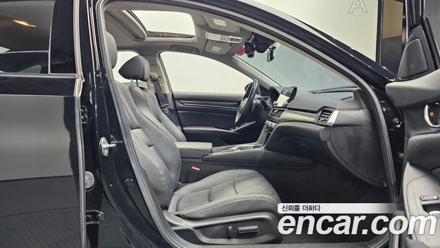 Honda Accord (X) 2.0 Hybrid Touring 2021 — фото 26